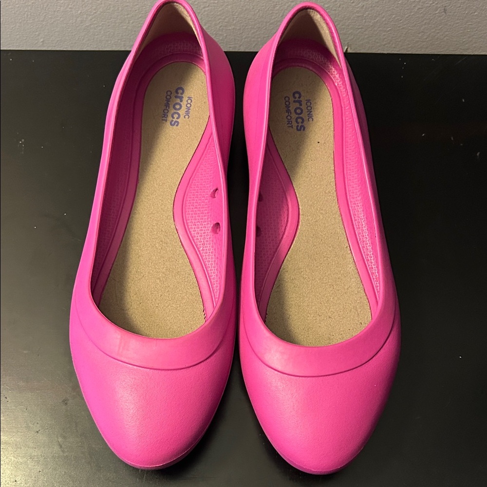 CROCS Women's Vibrant Pink Loafers